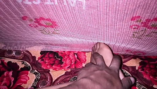 Üvey kız kardeşim onu götten sikmemi istiyor