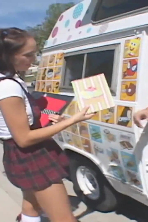 Hard fucked twat of wet Teen bitch fuckhole looks fine full of cumshot