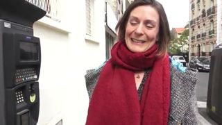 Femme française excitée - baise maison