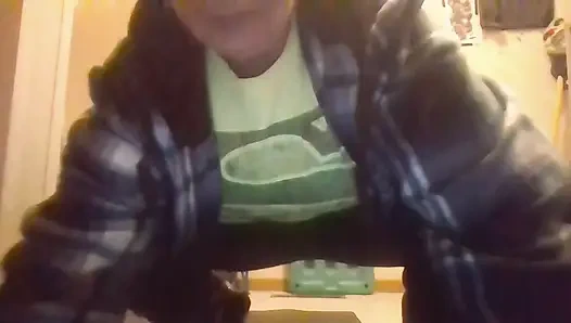 Goyangin pantatku dengan mainan seks pink sambil bugil