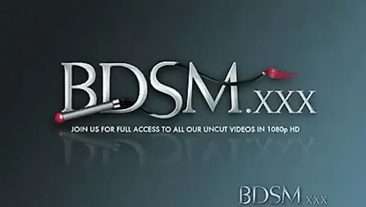 BDSM xxx, une fille innocente se trouve sans défense