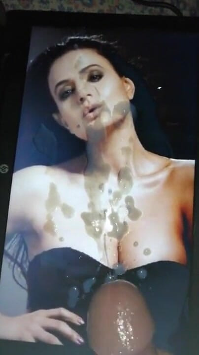 Uzbudljiv trenutak iz "Ameesha Patel počast spermi"