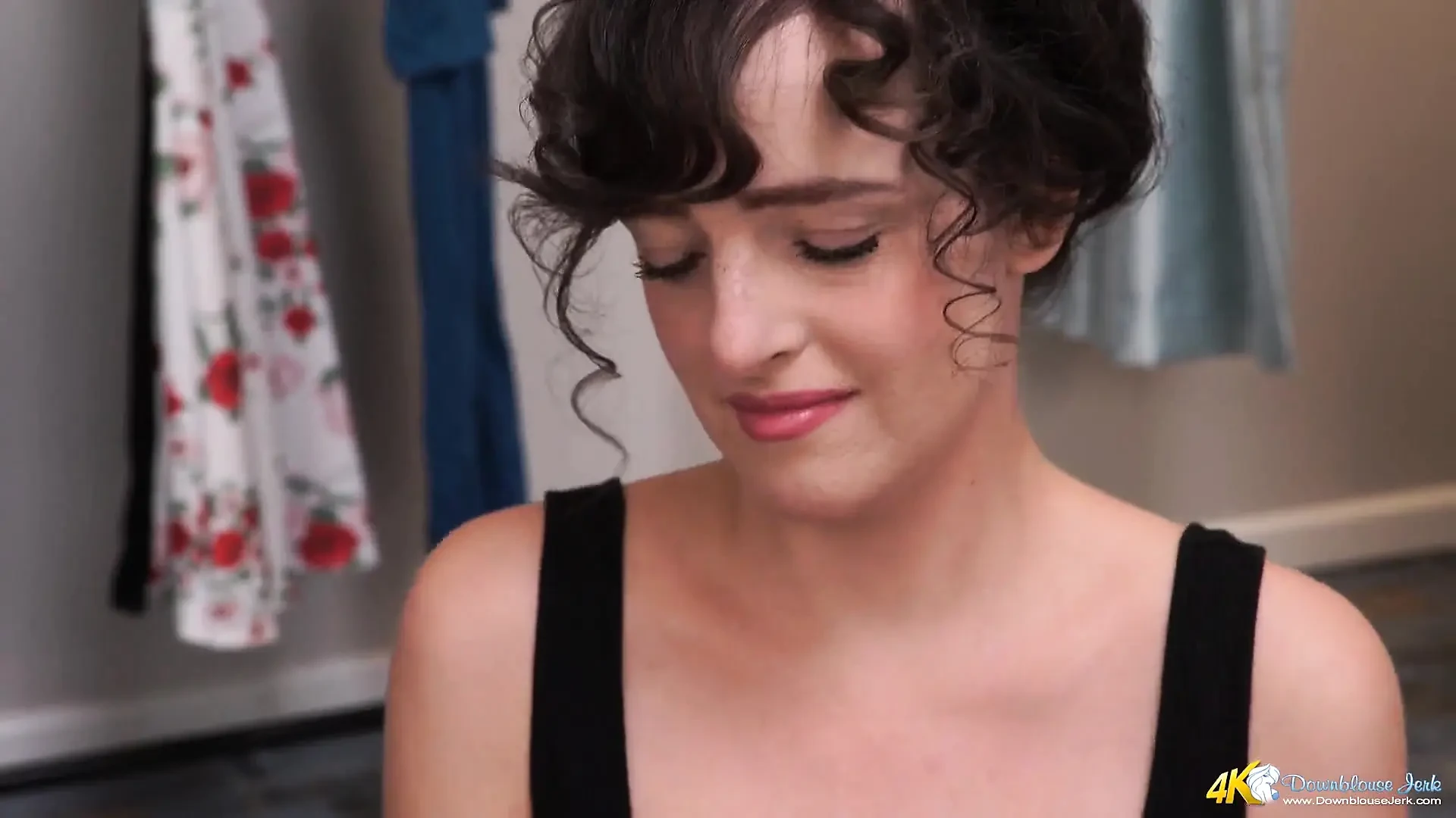 Downblouse Assistant - JOI
