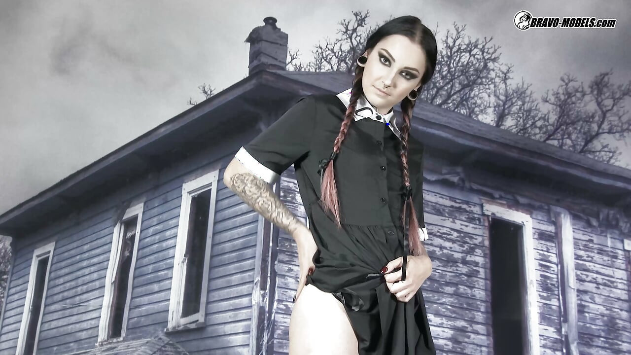 430 - Sharlotte Thorne
