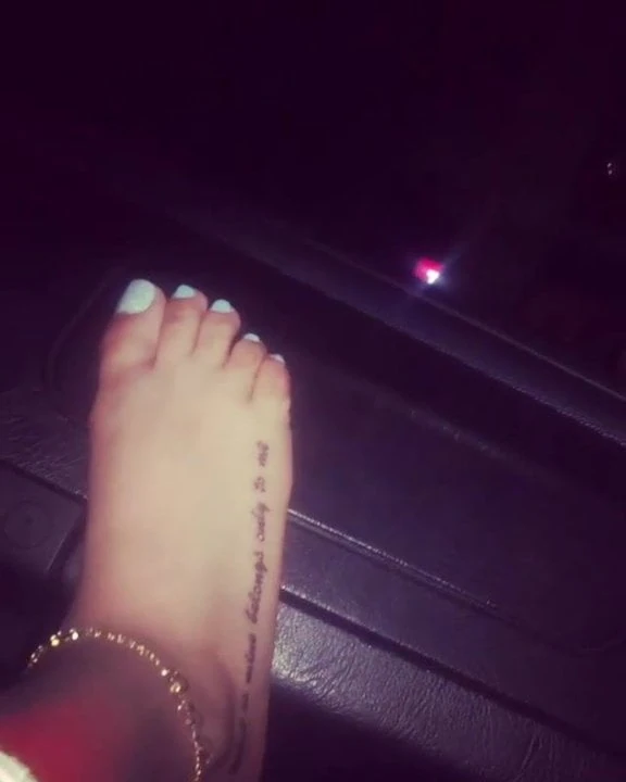 sexy public milf heels feet 10