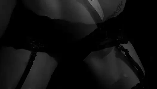 Tatlı büyük memeli bebek sikiliyor ve dölleniyor