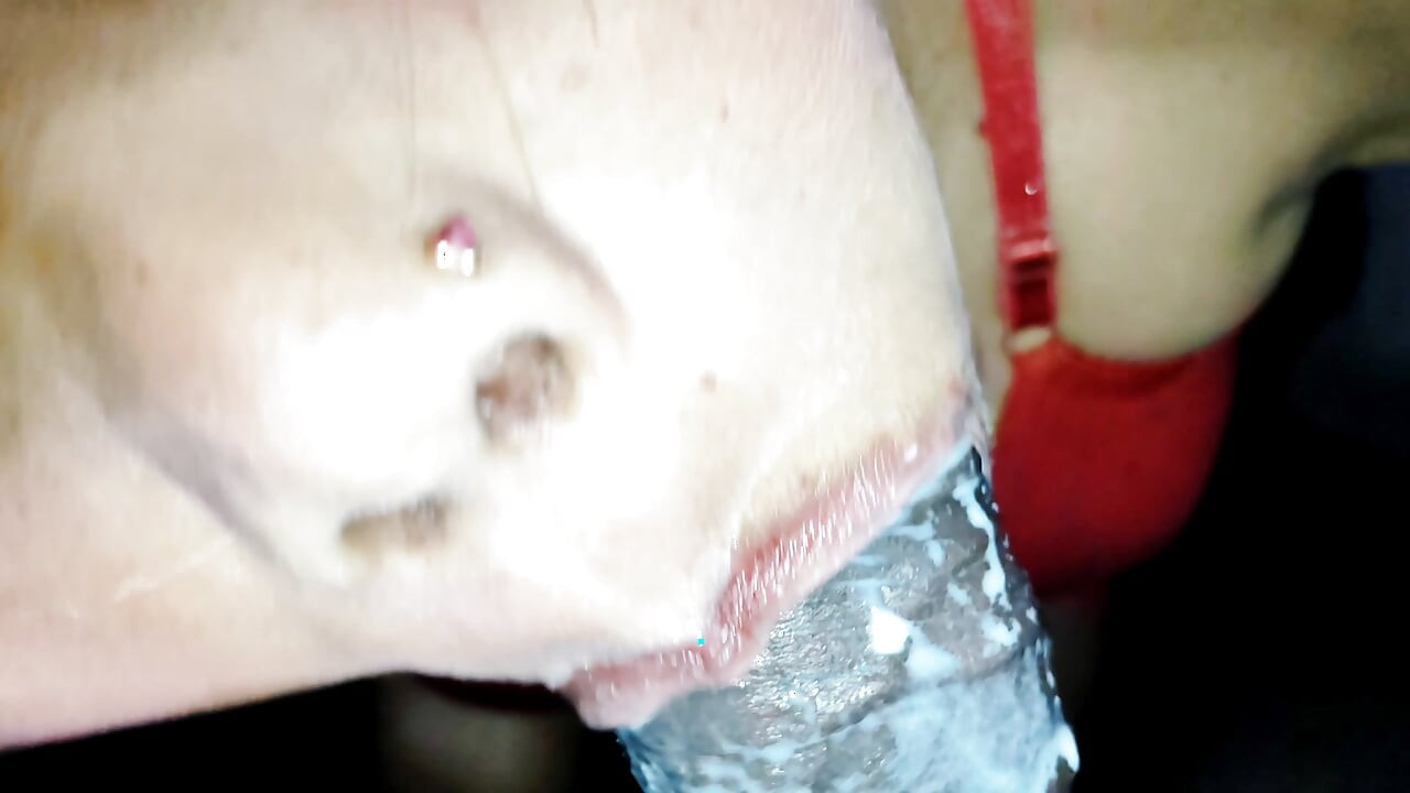 Close-up blowjob deepthroat with huge facial