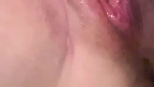 Close up pussy and squirting