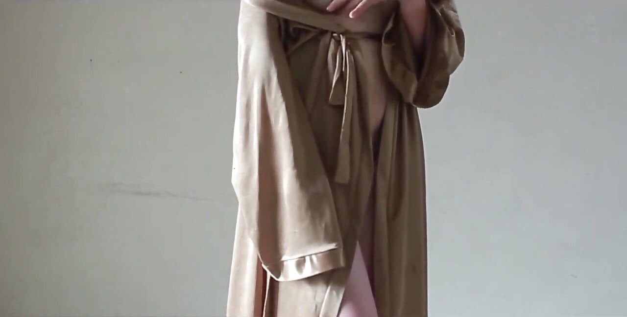 New Hyper Indo Girl Ready to Shower and Colmek