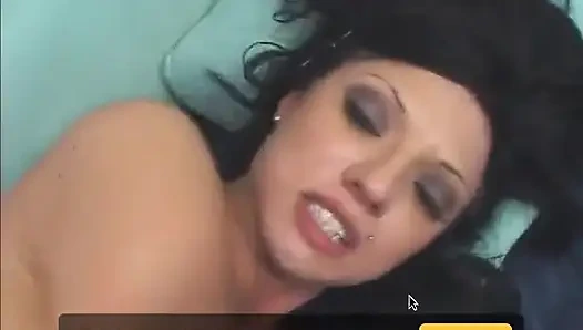 Kaum legal, teen reitet schwanz vor einer gesichtsbesamung