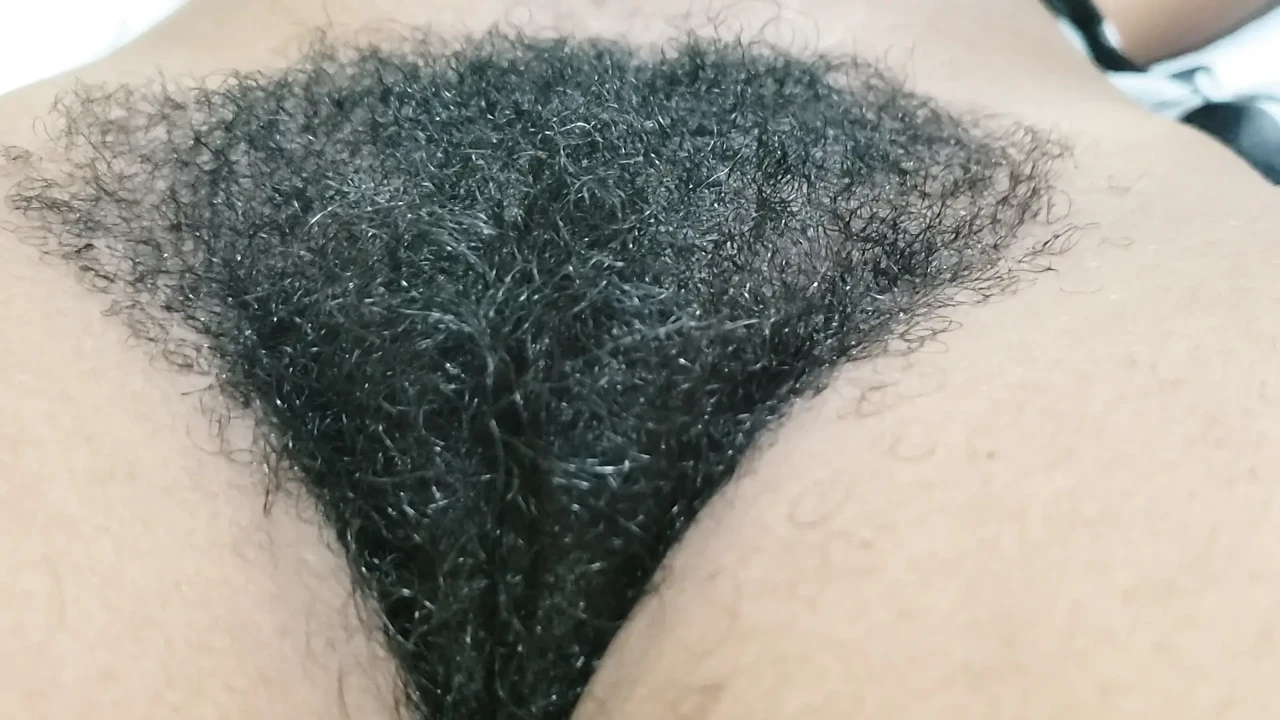 Amateur Hairy Pussy MILF Moments With Natural Curves