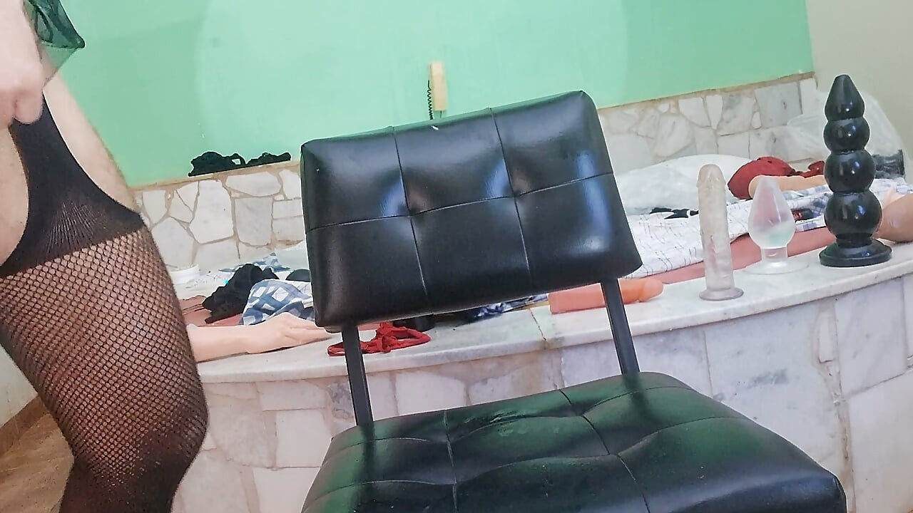 Kendimi güzelce sikiyorum