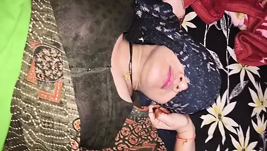 Hintli üvey kız kardeş evde aloe iken üvey erkek kardeşiyle sert sikişiyor tam film (Hintçe ses)