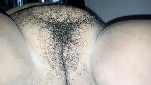Ich schnappe mir die vagina einer versauten milf und öffne sie