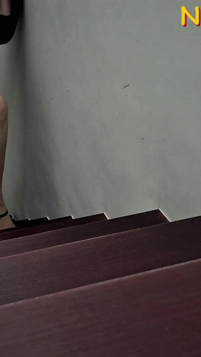 거친 하루를 보낸 후 빠르게 계단 | 흑인 대물 자지와 섹스하는 흑인 대물