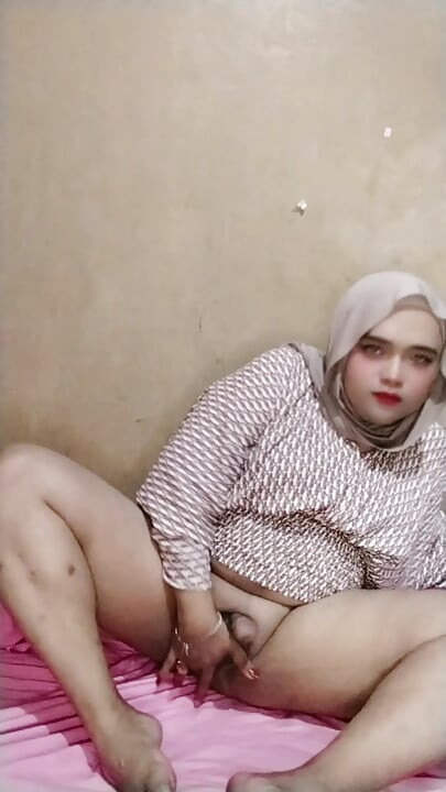 Ivvy crossdresser hijab feels horny after a month. Then she cums