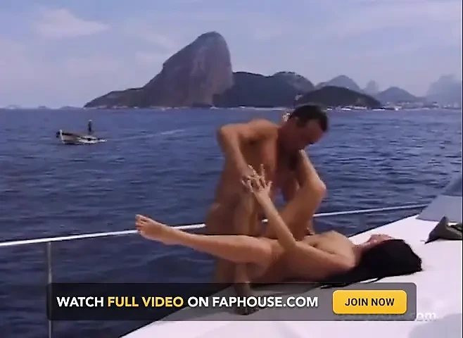 Ines and Yelena Schieffer Share A Facial onboard In A MMFF Foursome