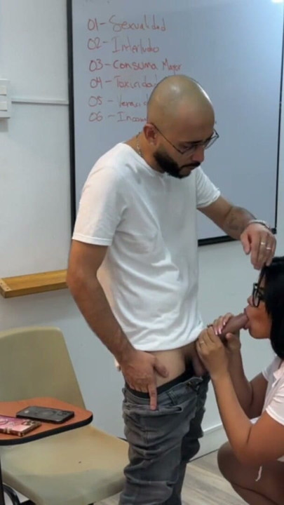 fucking my math teacher to help me get through the year - porn in spanish | Clip 1