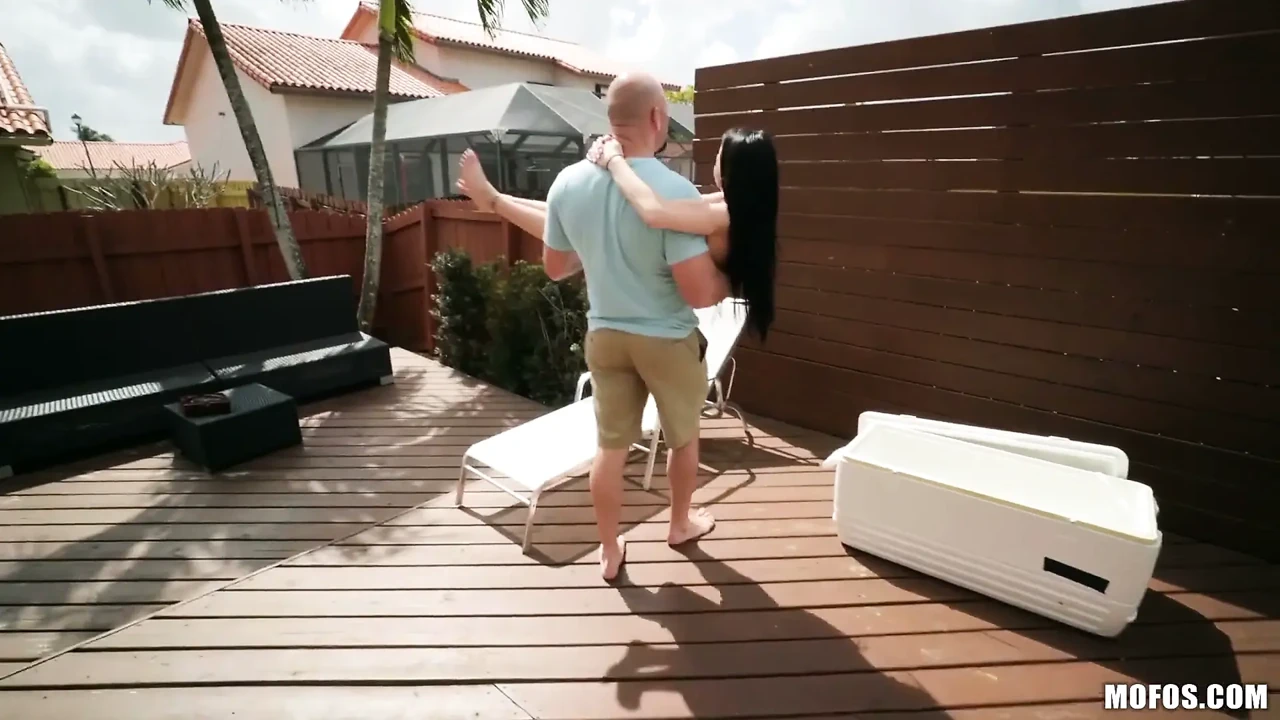 Dont Break Me - Gorgeous Kylie Martin Pops Out of a Cooler to Get Fucked by Jmac Huge Cock