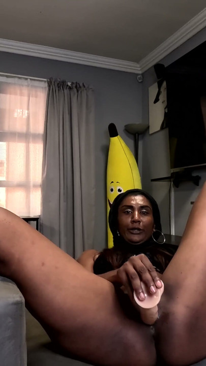 Hijab Indian whore fucking and sucking a dildo, pussy to mouth | Clip 1