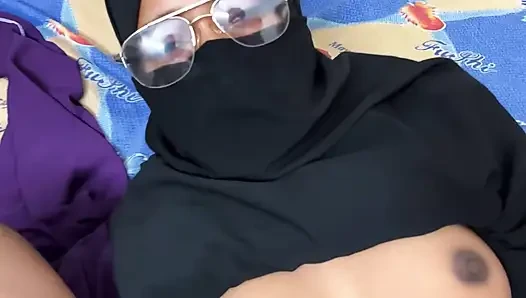 Evim boşken madamla sikişiyorum