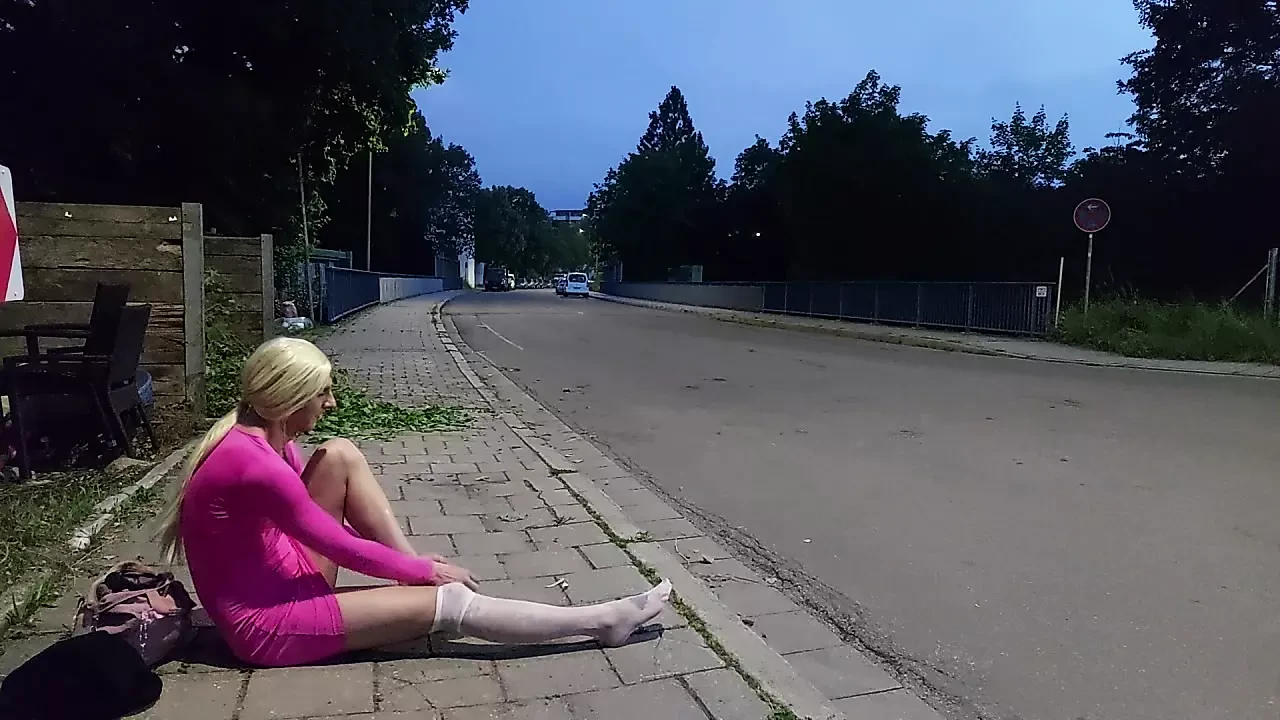 Get Naked in Early Morning and Cought