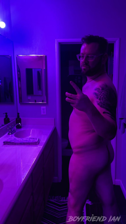 If I offer you my ass, you already know what I'm expecting: creampie my tight hole.