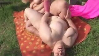 Dos bbw lesbianas Sexo al aire libre