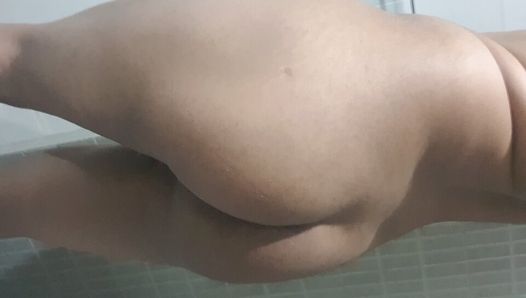 Pakistanischer Junge zeigt seinen Körper, nackter sexy Körper