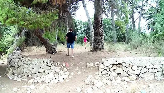 Bu ormanda sikişmek yürümekten daha iyidir