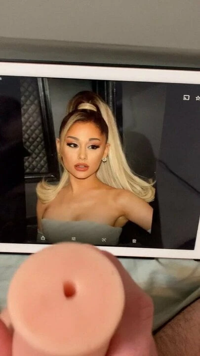 Ariana Grande cum tribute