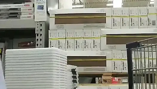 Свечу моей мокрой киской