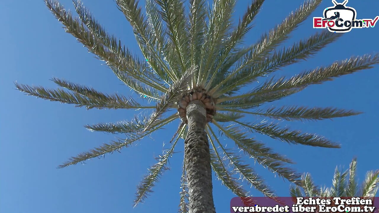 Alemão boquete ao ar livre de duas mulheres de férias em Mallorca