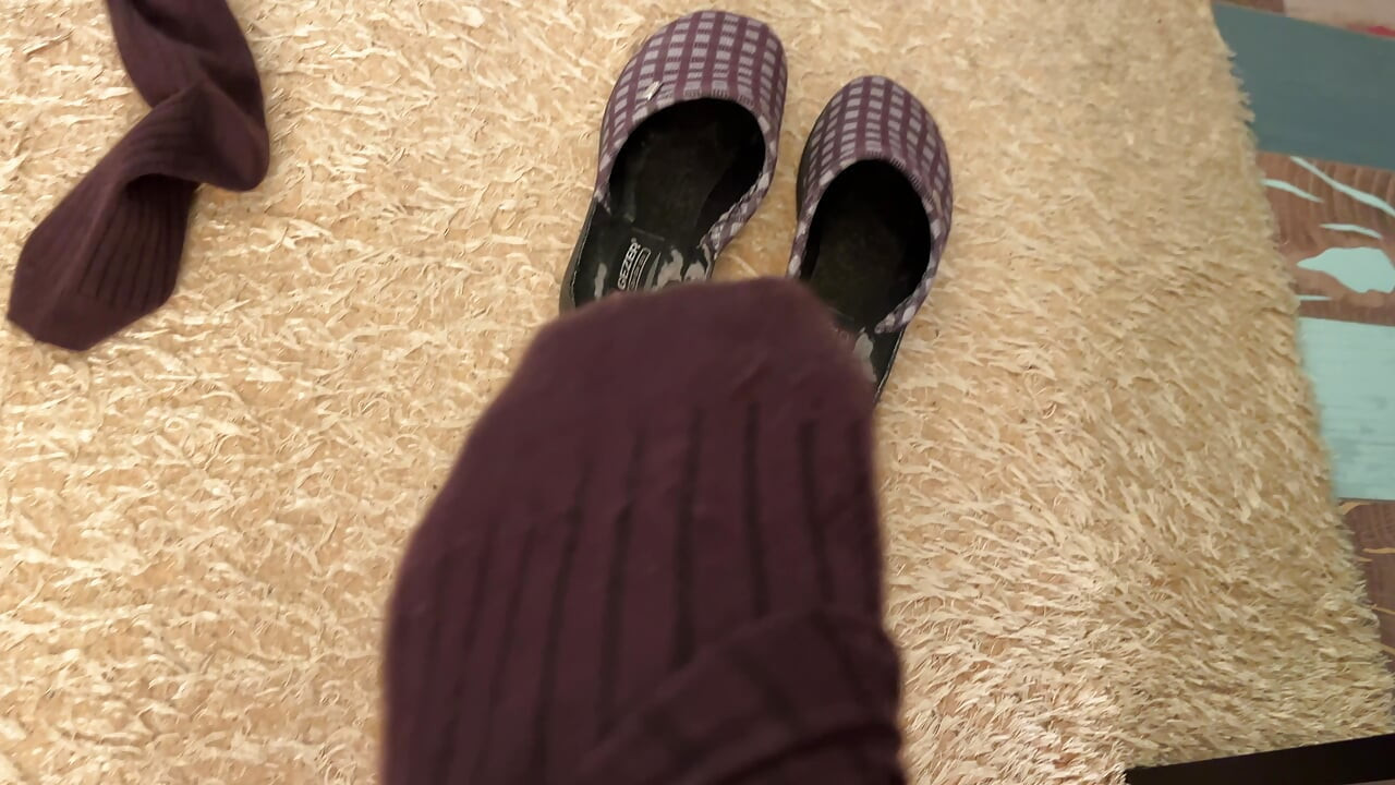 Earl Smile Dark Brown Ribbed Socks Fetish - Bedroom Solo