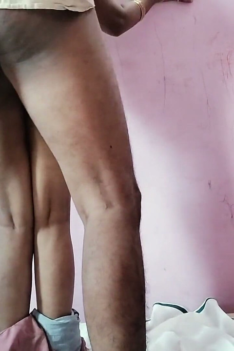 Akka Ponnu站着做爱