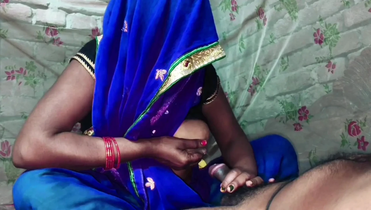 Padosi Aunty Apne Boyfriend Ke Lund Pe Dudh Nikal Ke Chut Chudai.indian Desi Village Bhabhi Ki Hard Chudai Hindi Viral Videos