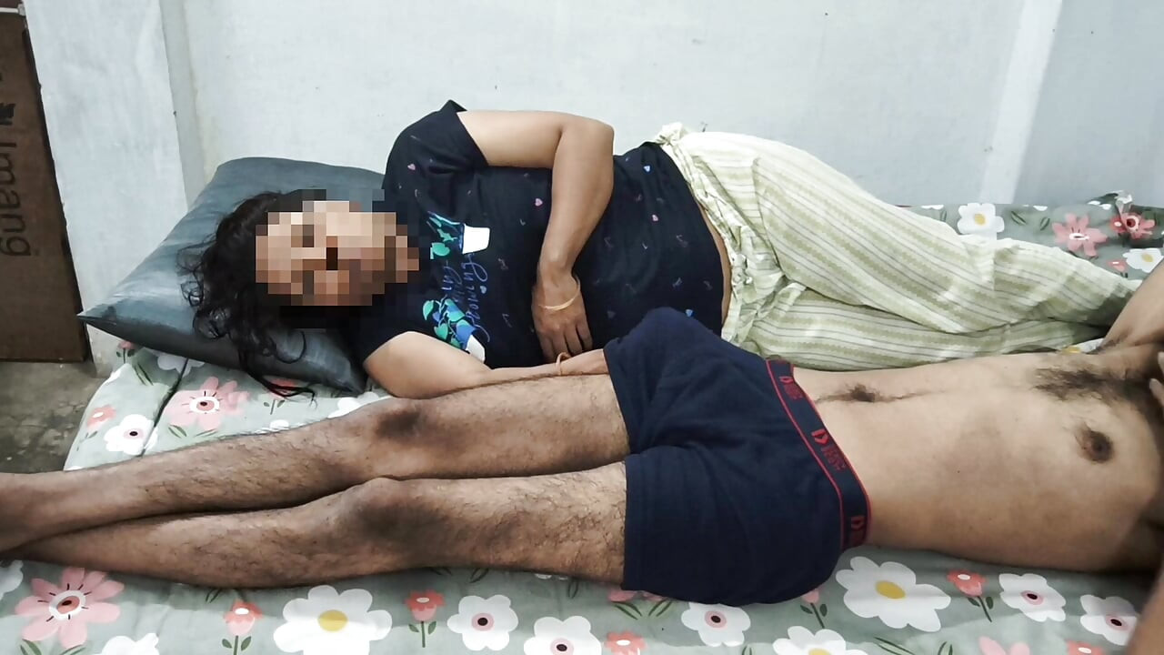 Girlfriend Gave Hot Handjob in 69 Position
