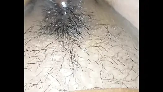 Padosan bhabhi ke chut chatkar pani nikal diya