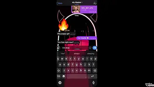 Хорошая девушка мастурбирует ее дырки для своего Господина