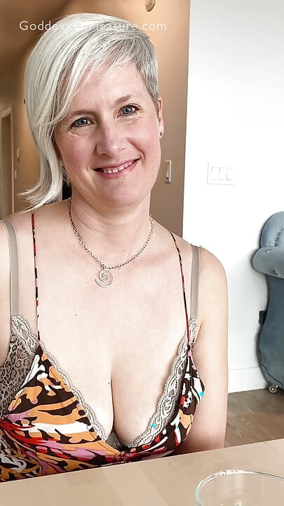 Alone with my Best Friend's Mom - Hot MILF JOI Countdown