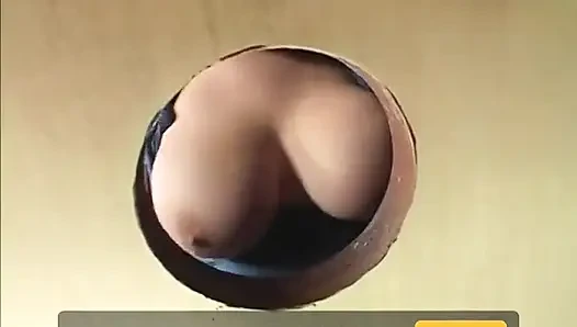 Güzel büyük memeli latin sürtük sikiş deliği eyleminde sakso çekiyor