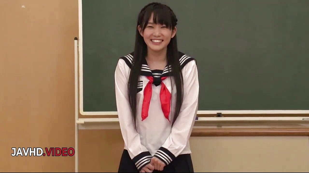 Divlja japanska strast dok mršava Yui Kasugano prima jak creampie