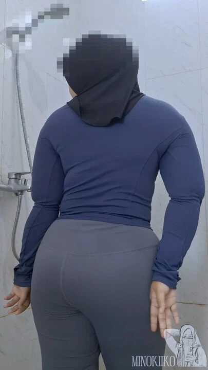Asian Milf Washes Off Her Sweat After Fitness At The Gym - Minokiiko