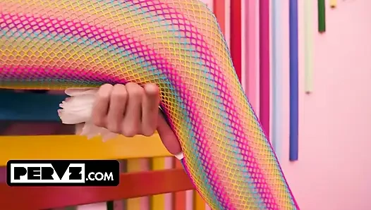 Clown Girl Satine Summers Proves Clussy Is No Joke in Wild Circus Fuck