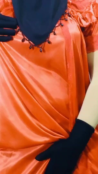 Indian hot beautiful Bhabhi dancing and having sex openly in her room | Clip 1