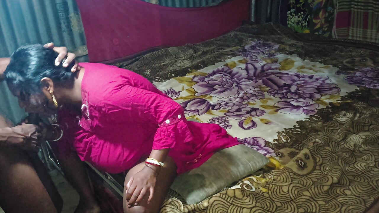 Desi village bhabhi ki night mein chudai ki bahut maja aaya big Ass