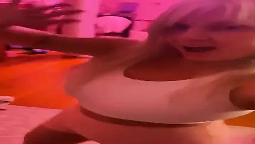 Sike atau semacamnya, lihat video baruku?
