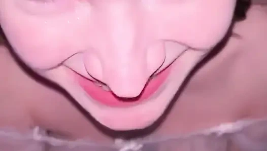 Призрак по соседству вымаливает член