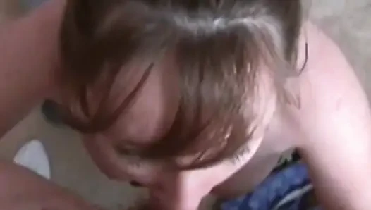Brunette Gives Sloppy Head