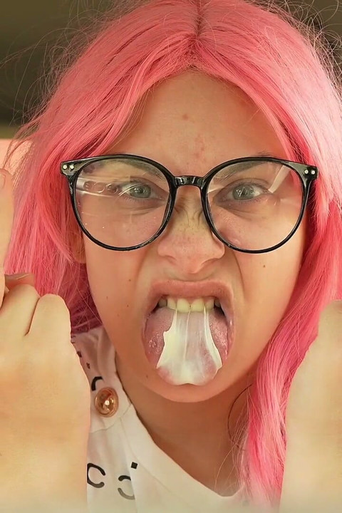 Sahip olaamayacağın her şey hakkında seni azdırırken sakız çiğneme